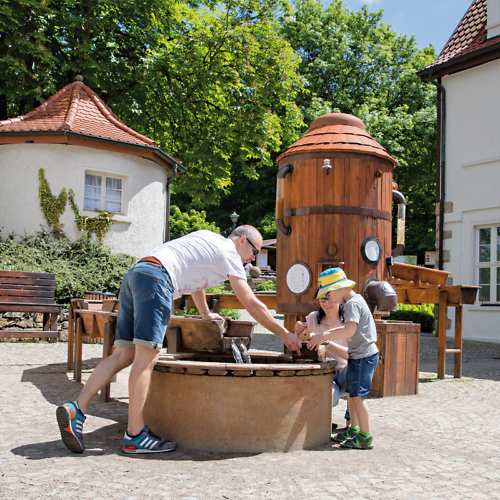 Mitmach-Stationen im Außenbereich