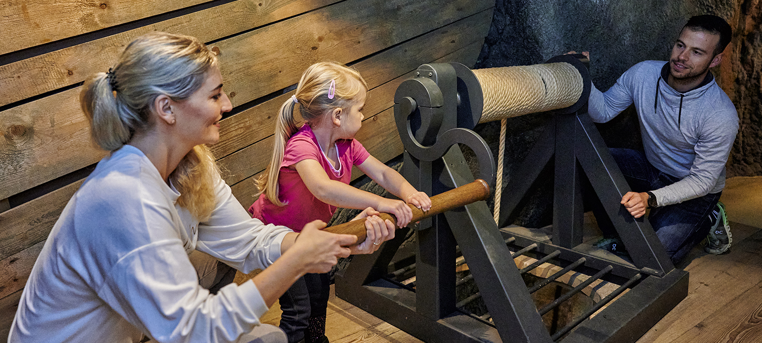 Familie am Handhaspelschacht