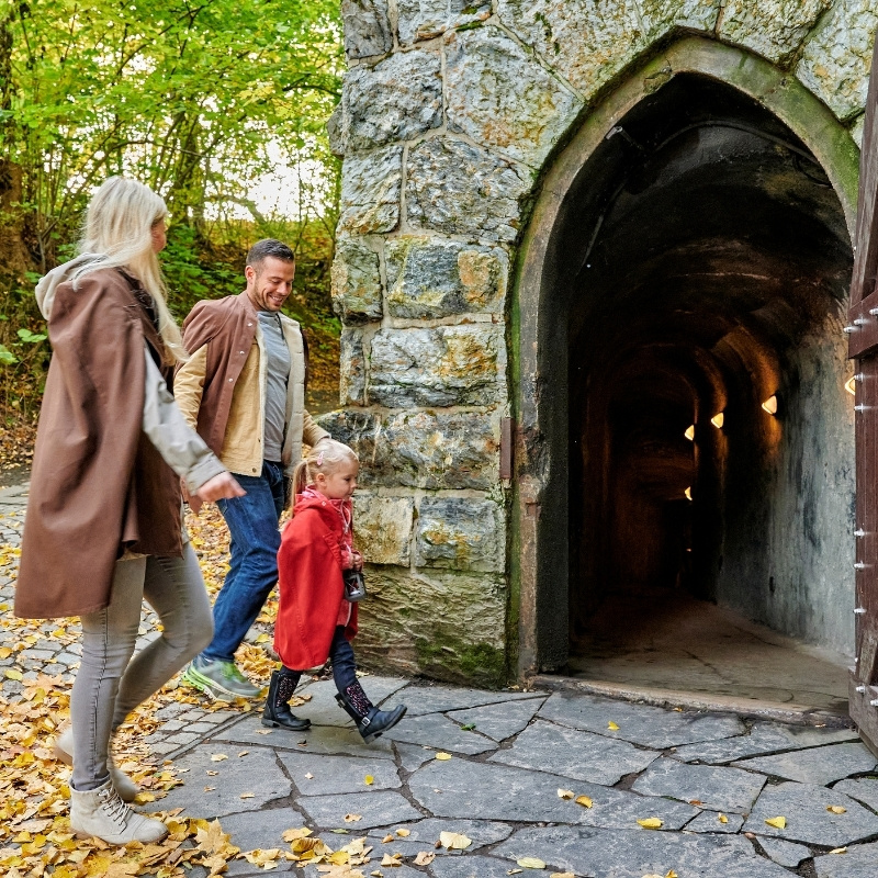 Familienführung im Schaubergwerk Feengrotten